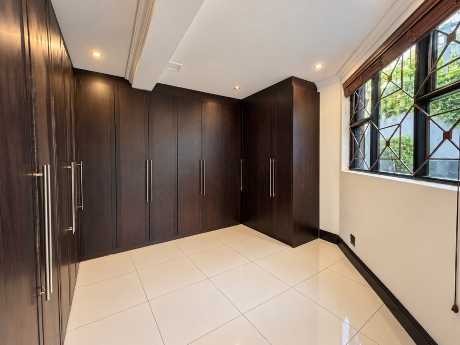 5 Bedroom Property for Sale in Higgovale Western Cape